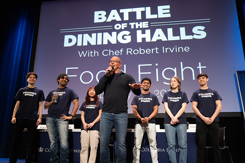 Chef Robert Irvine and student judges at Battle of the Dining Halls
