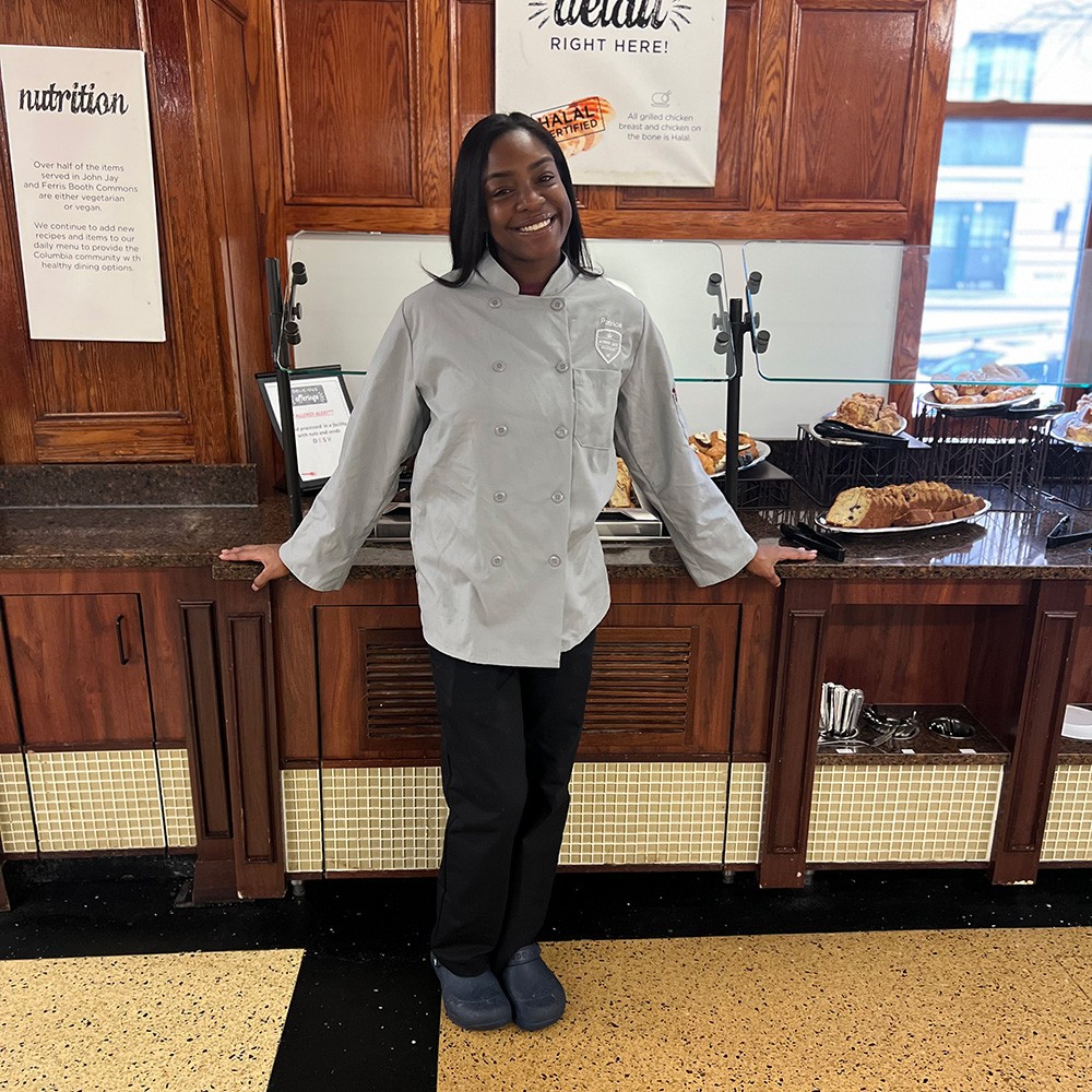 And for dessert: Patrice's banana pudding! Patrice at the dessert station
