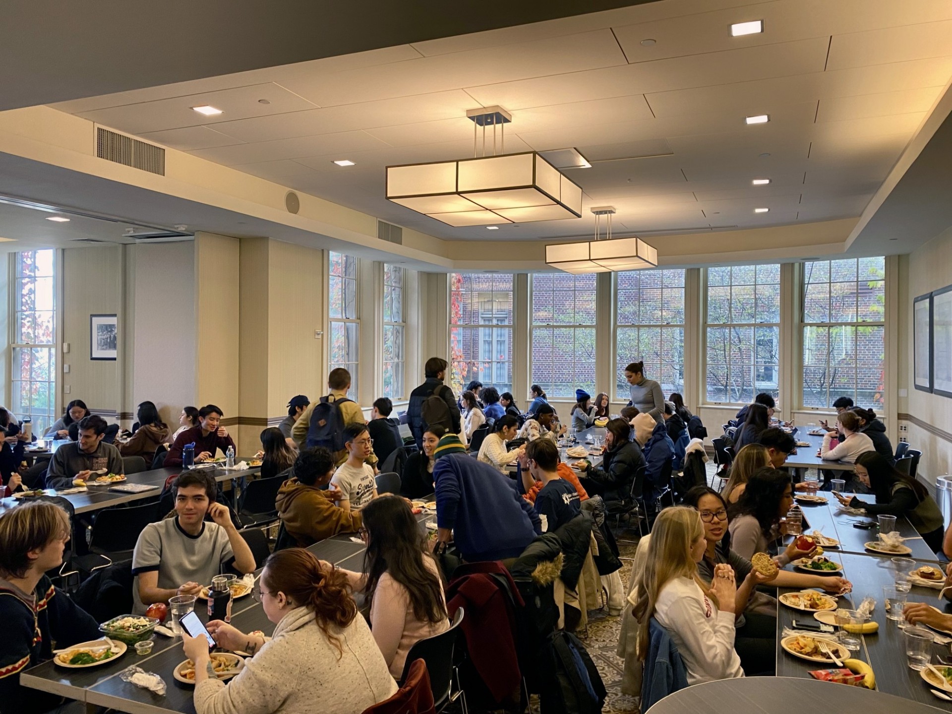 Students eating lunch in the Faculty House dining room